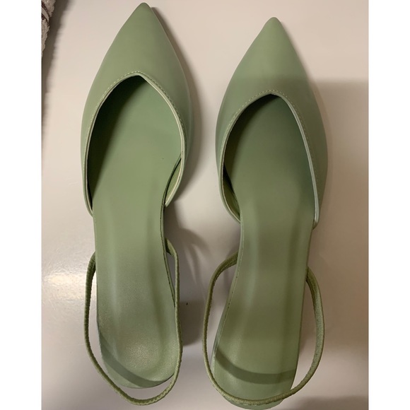 Minimalist Point Toe Slingback Pumps - Picture 7 of 9